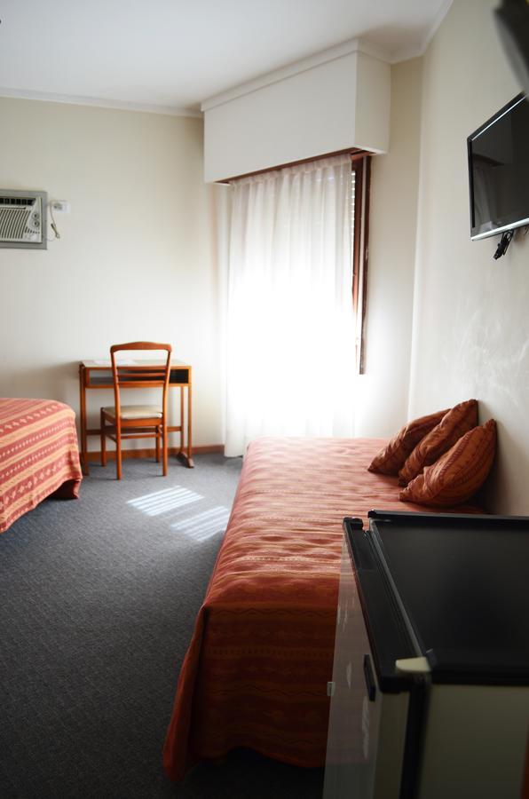 Hotel Huemul General Roca Ngoại thất bức ảnh