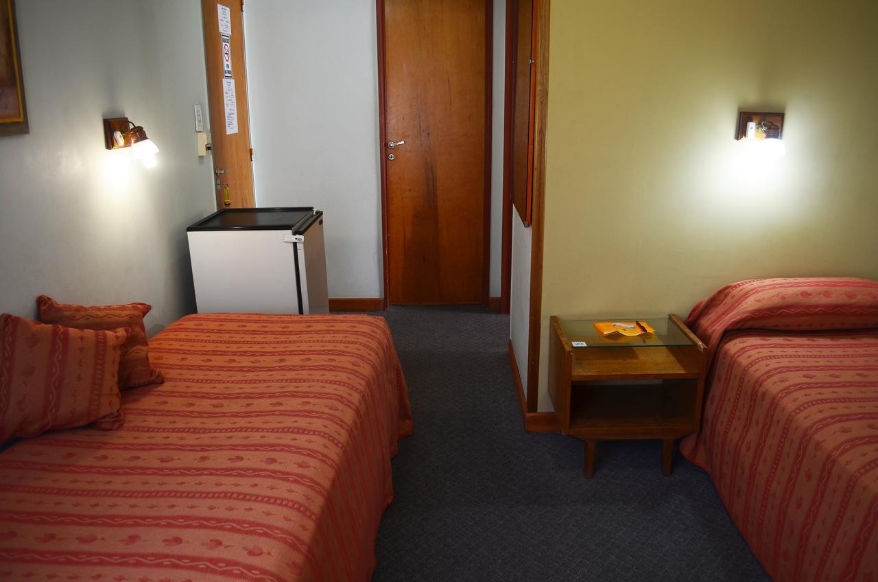 Hotel Huemul General Roca Ngoại thất bức ảnh