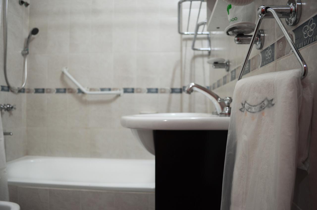Hotel Huemul General Roca Ngoại thất bức ảnh
